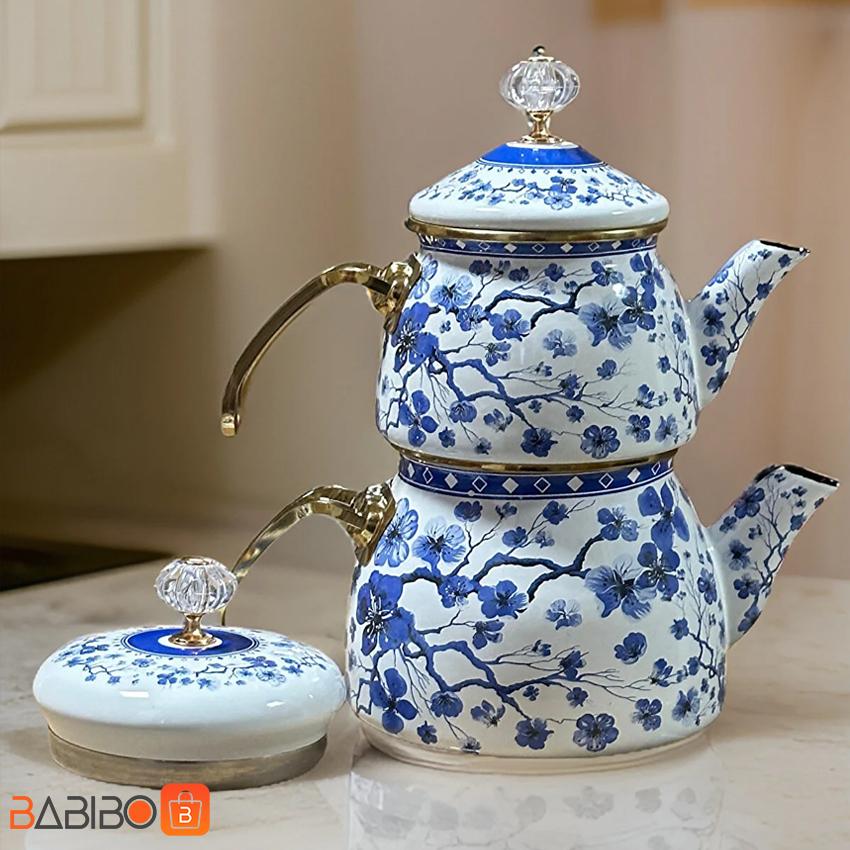 ست کتری و قوری لعابی شاهینست کتری و قوری لعابی شاهین ست کتری و قوری لعابی شاهین SAHIN با جنس لعابی و طرح های متنوع و زیبا که دارد مورد پسند تمامی سلیقه های خانوم های ایرانی است.